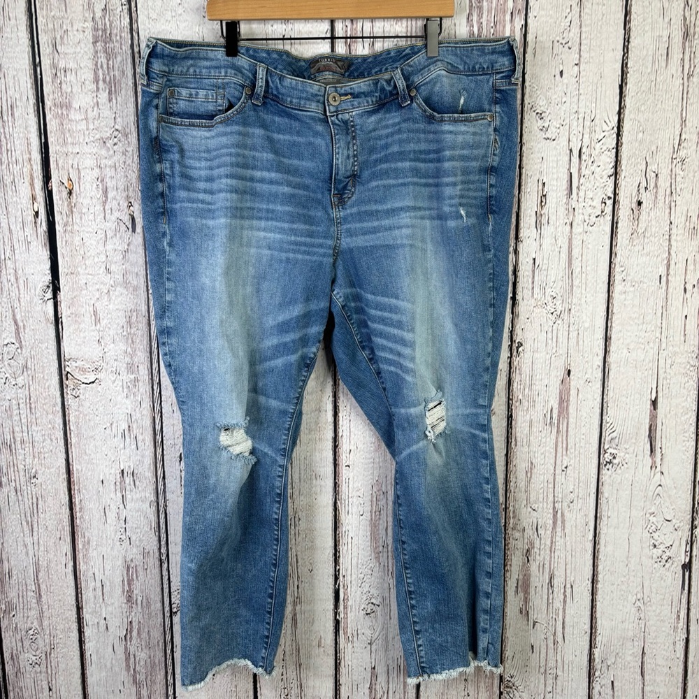 Torrid Crop Boyfriend Vintage Stretch Jeans Distressed Plus Size 24 Medium Wash